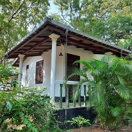 Katagamuwa Rest Hotel Kataragama Exterior foto