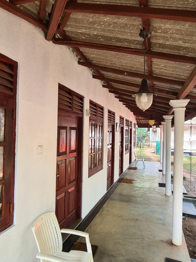 Katagamuwa Rest Hotel Kataragama Exterior foto
