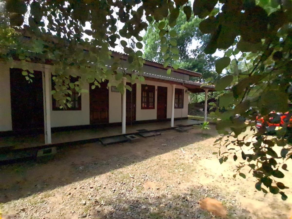 Katagamuwa Rest Hotel Kataragama Exterior foto